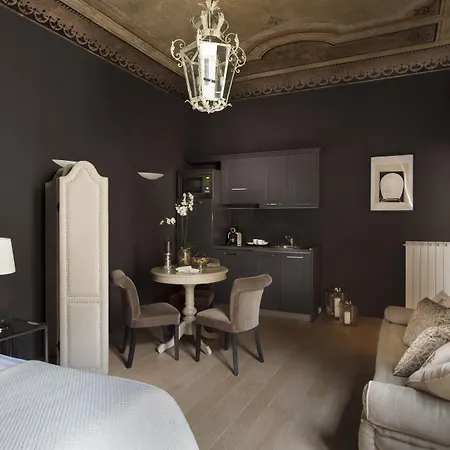 Palazzo Branchi - Luxury Affittacamere 3*